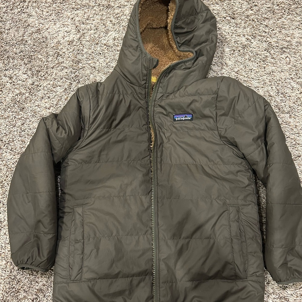 ❌SOLD❌Boys Patagonia Forest Green Hooded Jacket